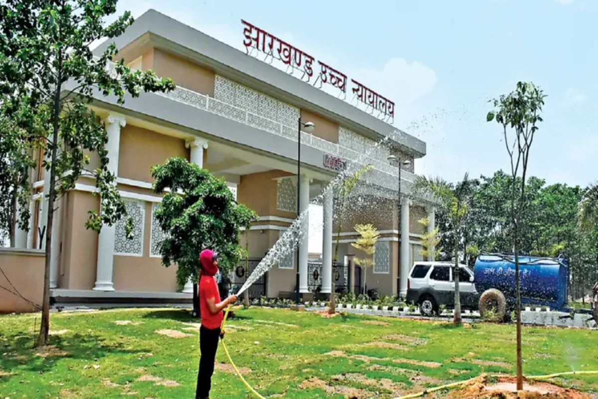 तेजाब हमले में कैसा जेंडर भेद? झारखंड HC की सरकार को फटकार, पुरुष पीड़ित को मिलेंगे 18 लाख
