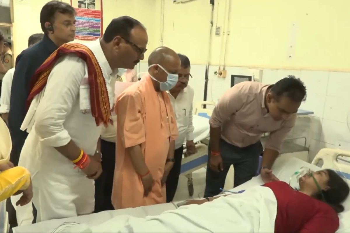 लखनऊ अग्निकांड: सीएम योगी देंगे मृतकों के परिजनों को 5-5 लाख रुपये, घायलों के लिए विशेष सुविधा का ऐलान