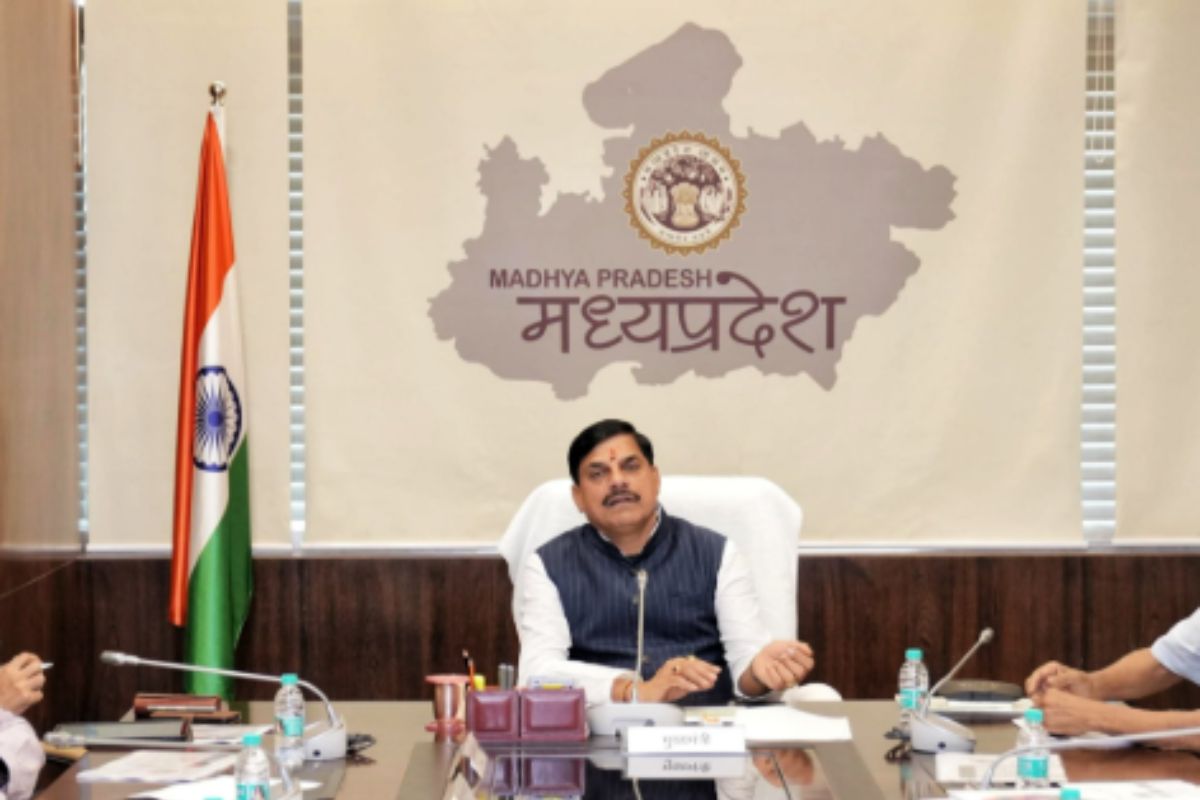 पहले जमीन खरीदी, फिर बनी सड़कें? मध्य प्रदेश के सीएम मोहन यादव के परिवार की 168 एकड़ संपत्ति चर्चा में