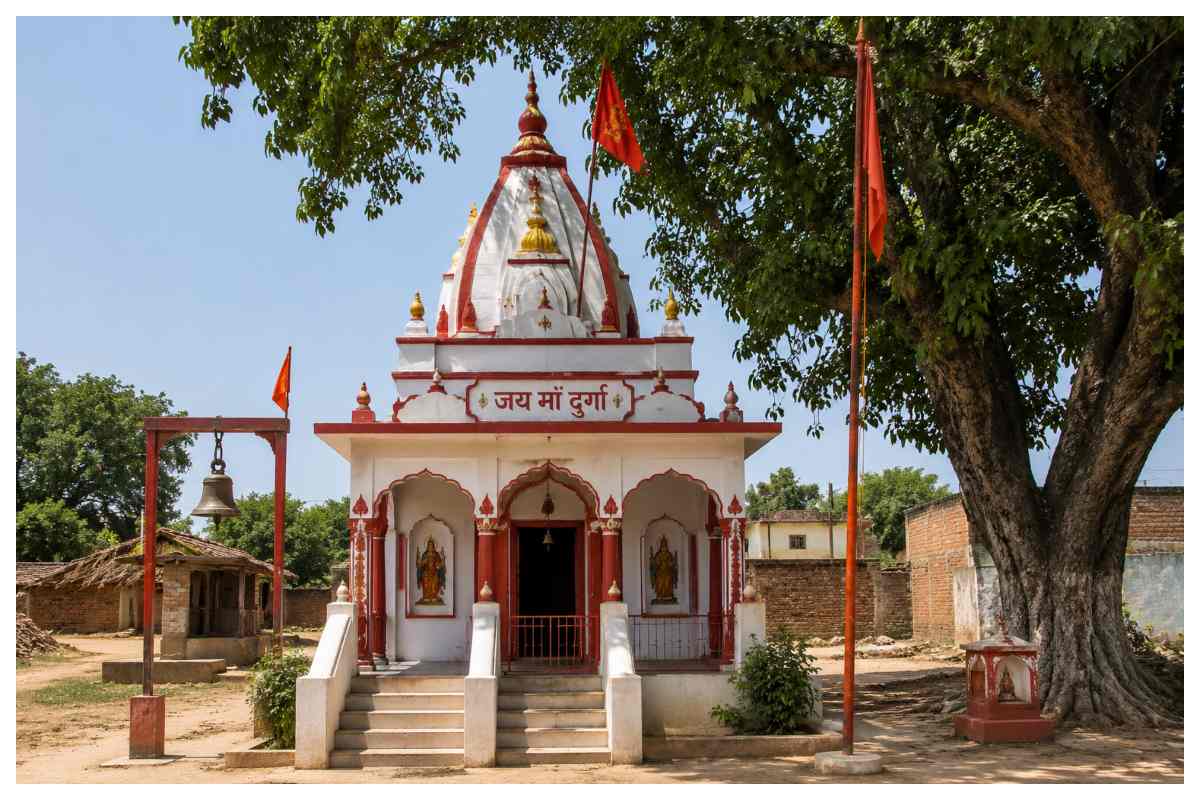 मोतिहारी: भगवान के विग्रहों की चोरी से ग्रामीणों में भारी आक्रोश, जांच के लिए बनाई गई विशेष टीम