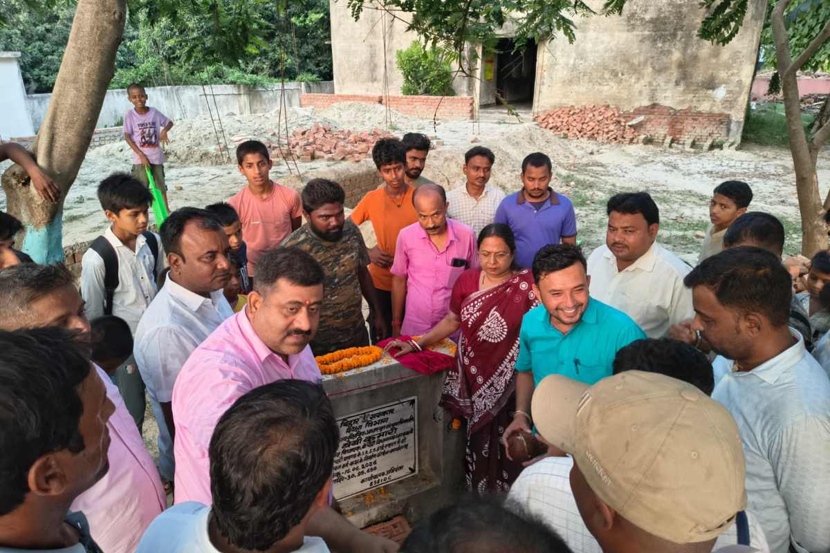 मुजफ्फरपुर: बोचहां में 93 लाख की लागत से हाई स्कूलों में बनेंगे अतिरिक्त क्लासरूम, विधायक ने किया शिलान्यास