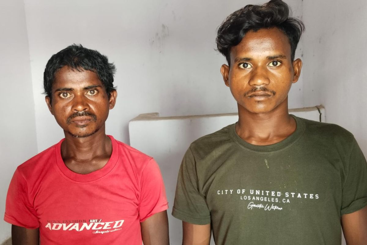 नवादा में युवक की एक आंख फोड़ी, शराब की सूचना देने के शक में मारपीट; दो आरोपित गिरफ्तार