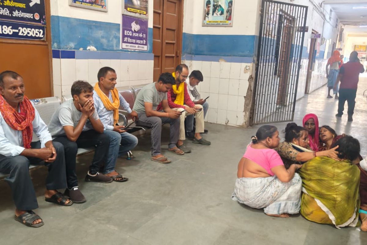 औरंगाबाद में सड़क हादसा, बाइक की सर्विसिंग कराने जा रहे शिक्षक को अज्ञात वाहन ने रौंदा, मौत