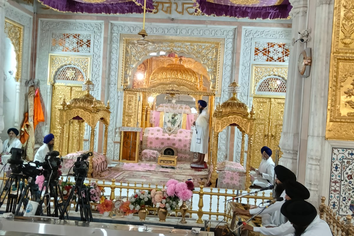 पटना साहिब में गुरु अर्जुन देव जी के 420वें शहीदी पर्व पर उमड़ा श्रद्धा का सैलाब, छबील और लंगर सेवा में जुटी संगत