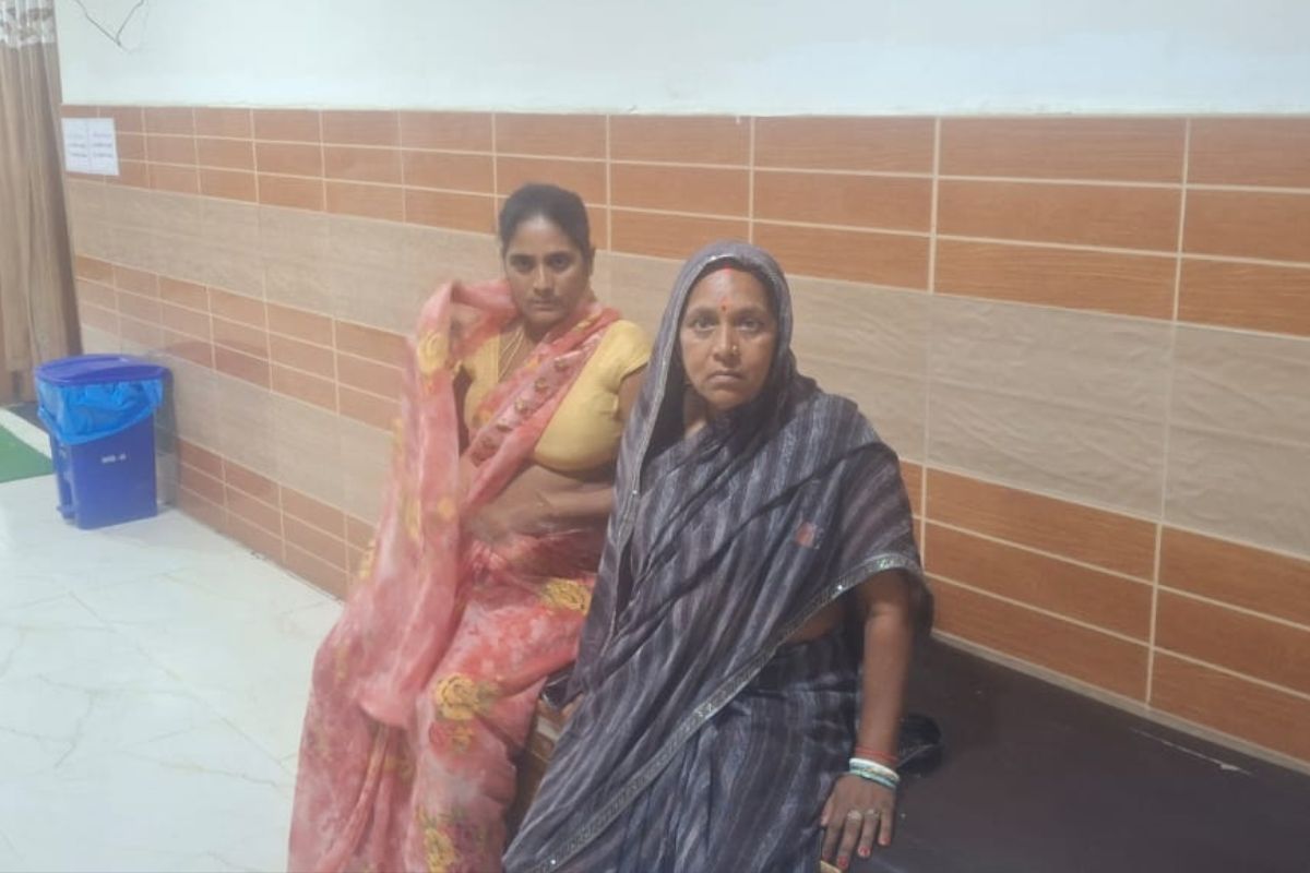 SNCU के बाहर सो रहे परिजन के गले से लॉकेट और जेब से मोबाइल गायब, छपरा सदर अस्पताल में भीषण चोरी