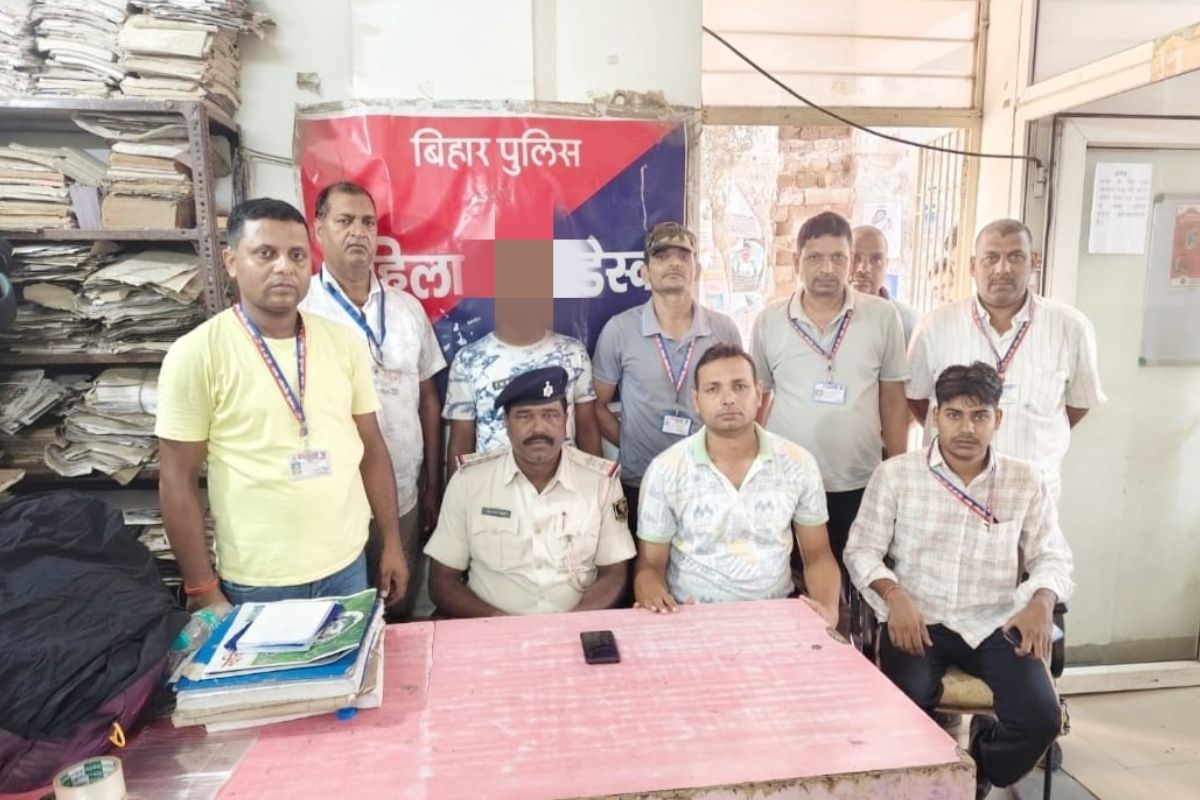 गया स्टेशन पर चोरी के मोबाइल के साथ युवक गिरफ्तार, आरपीएफ-जीआरपी की संयुक्त कार्रवाई