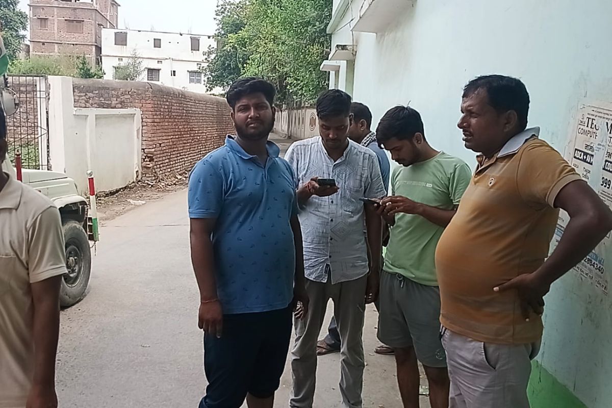 महाराजगंज में सड़क हादसा, बाइक की टक्कर से 70 वर्षीय बुजुर्ग की मौत, चालक फरार