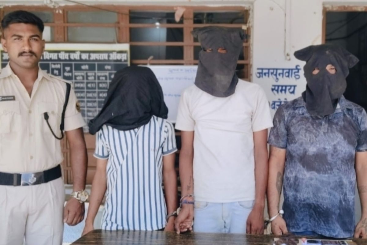 सारण में बड़ी वारदात को अंजाम देने से पहले पुलिस ने 3 अपराधियों को पकड़ा, देशी कट्टा-कारतूस बरामद, जानिए कैसे हुई कार्रवाई
