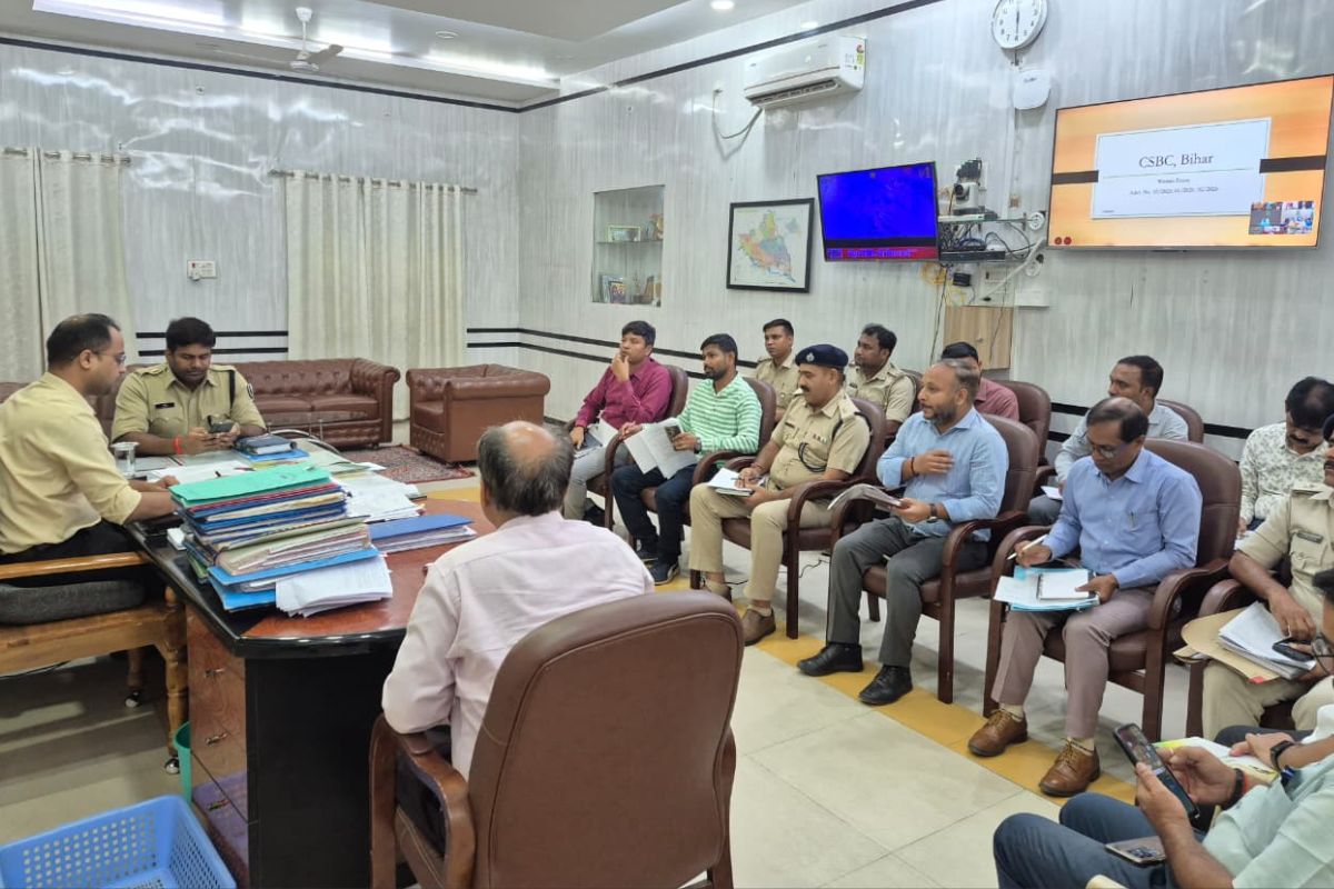 छपरा में अवैध पार्किंग और अतिक्रमण पर होगी कार्रवाई, डीएम ने दिए सख्त निर्देश