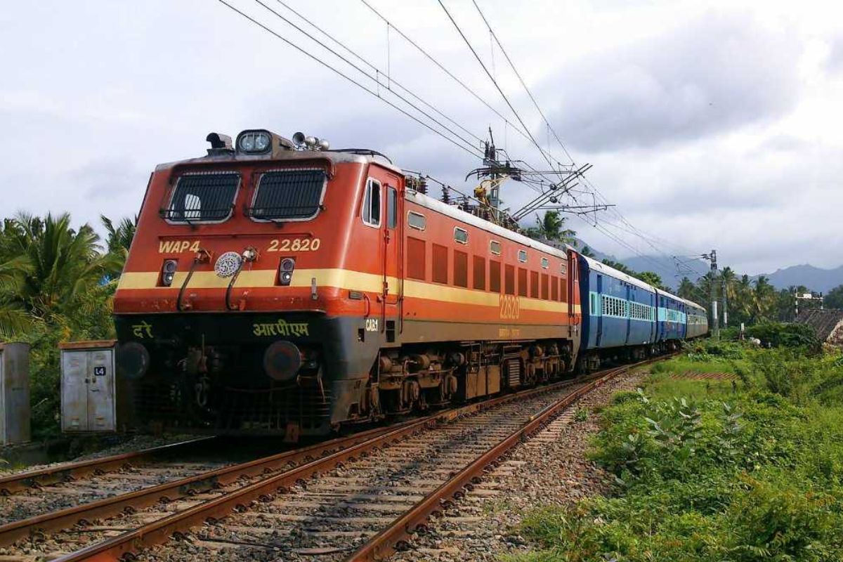 यात्रीगण कृपया ध्यान दें! अशोकधाम-बंशीपुर रेलखंड पर मेगा ब्लॉक, कई ट्रेनों के रूट बदले, कुछ शॉर्ट टर्मिनेट, देखिए लिस्ट
