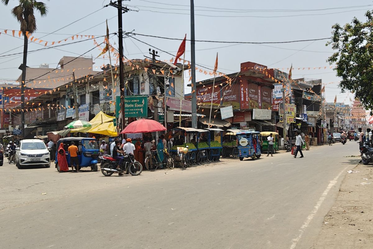 सारण के परसा में गर्मी का कहर, बाजार में पसरा सन्नाटा, लोगों का हाल-बेहाल