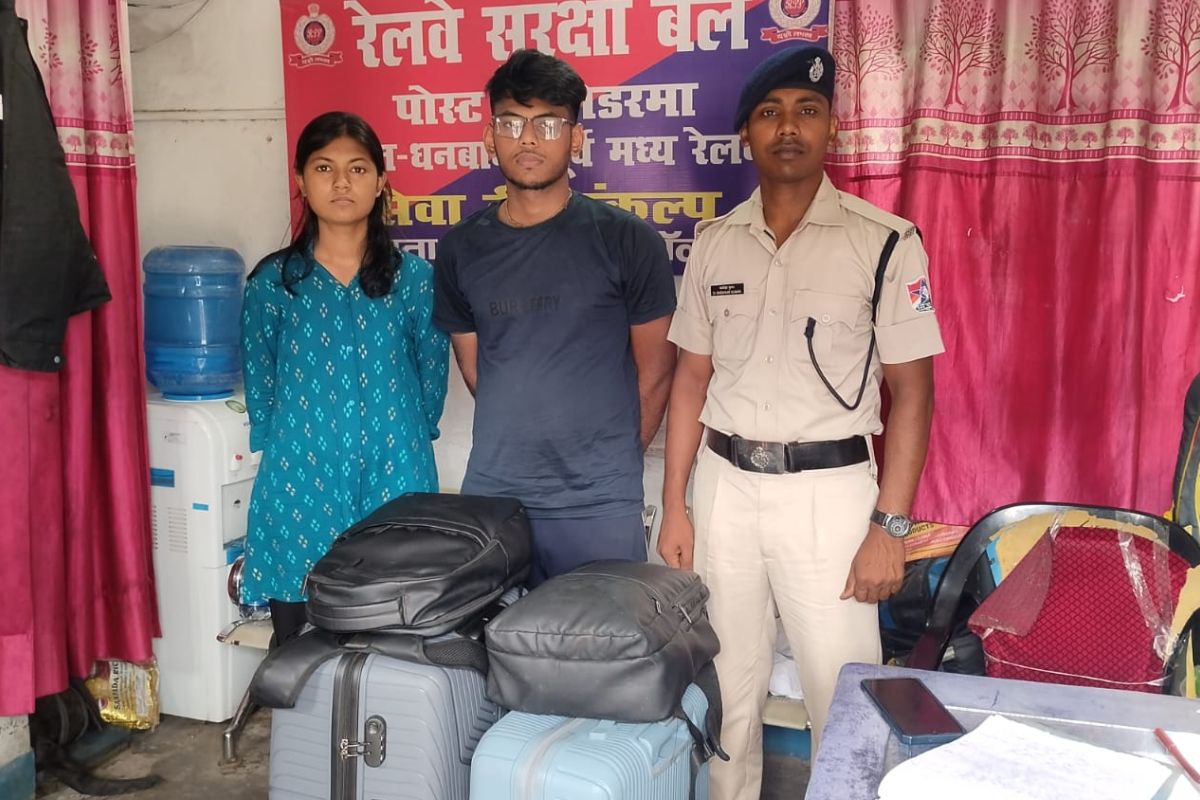 ट्रेन में छूटा 8 लाख रुपये से ज्यादा का सामान, RPF ने लौटाकर जीता यात्रियों का दिल
