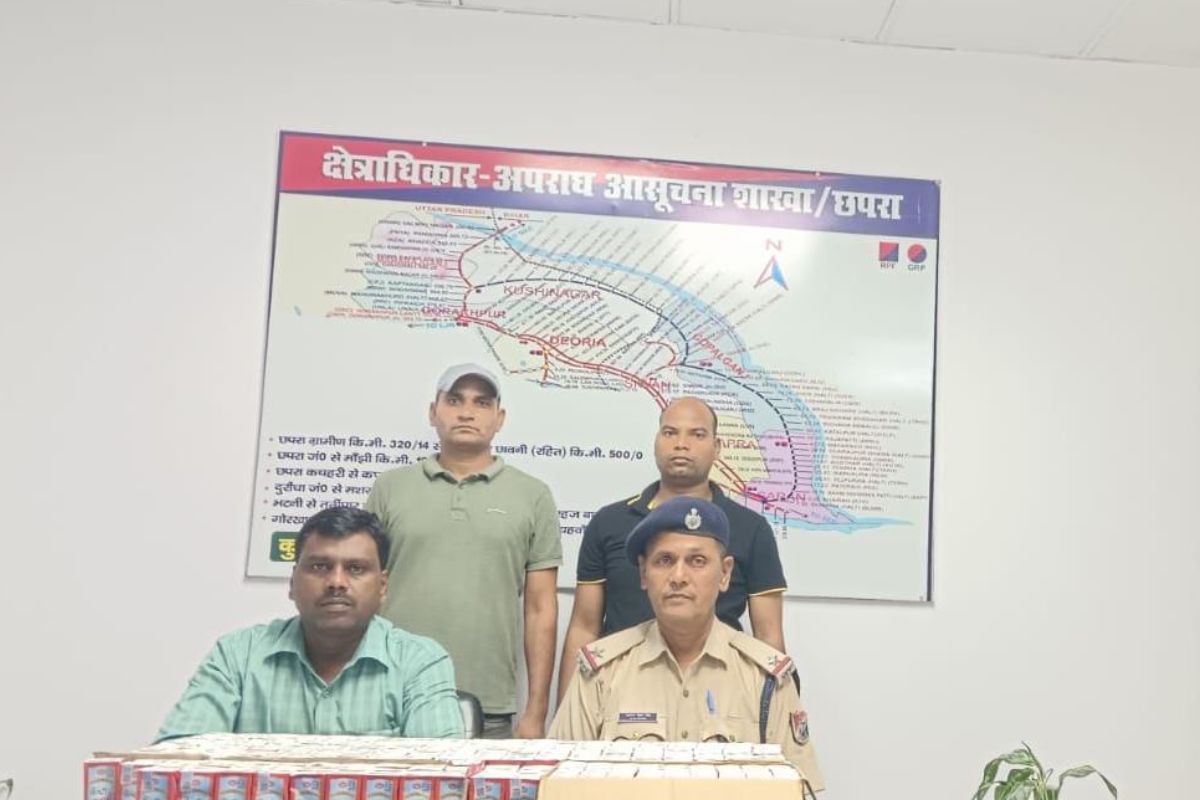 मथुरा–छपरा एक्सप्रेस में मिली देसी शराब की बड़ी खेप, तस्कर फरार, आरपीएफ और सीआईबी की कार्रवाई