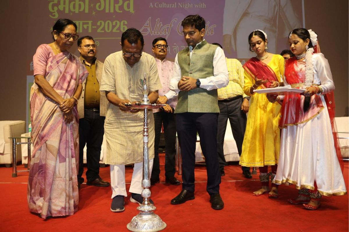 प्रभात खबर दुमका गौरव सम्मान: शिक्षा, खेल, संस्कृति और प्रशासन के 37 विशिष्ट हस्तियों का हुआ सम्मान