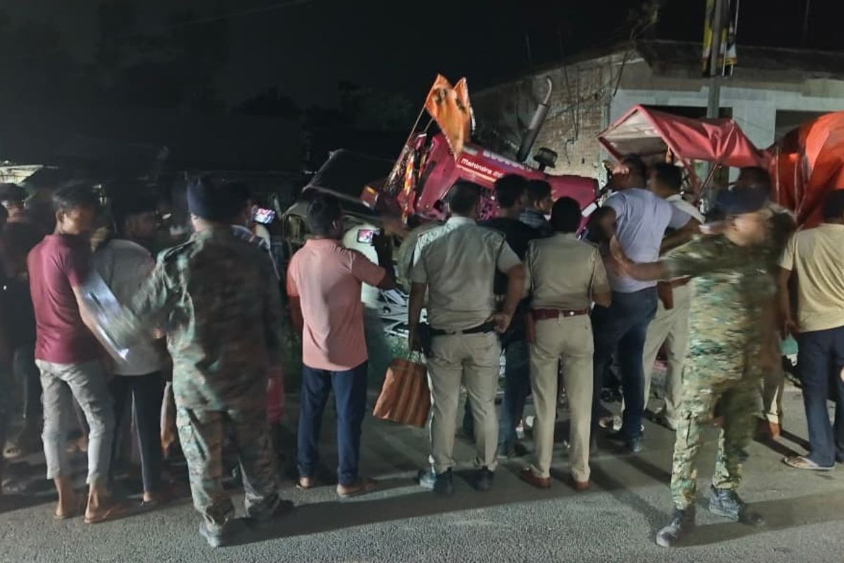 पूर्णिया में तेज रफ्तार ट्रैक्टर ने टेम्पू को रौंदा, एक की मौत, चार घायल, दो की हालत गंभीर