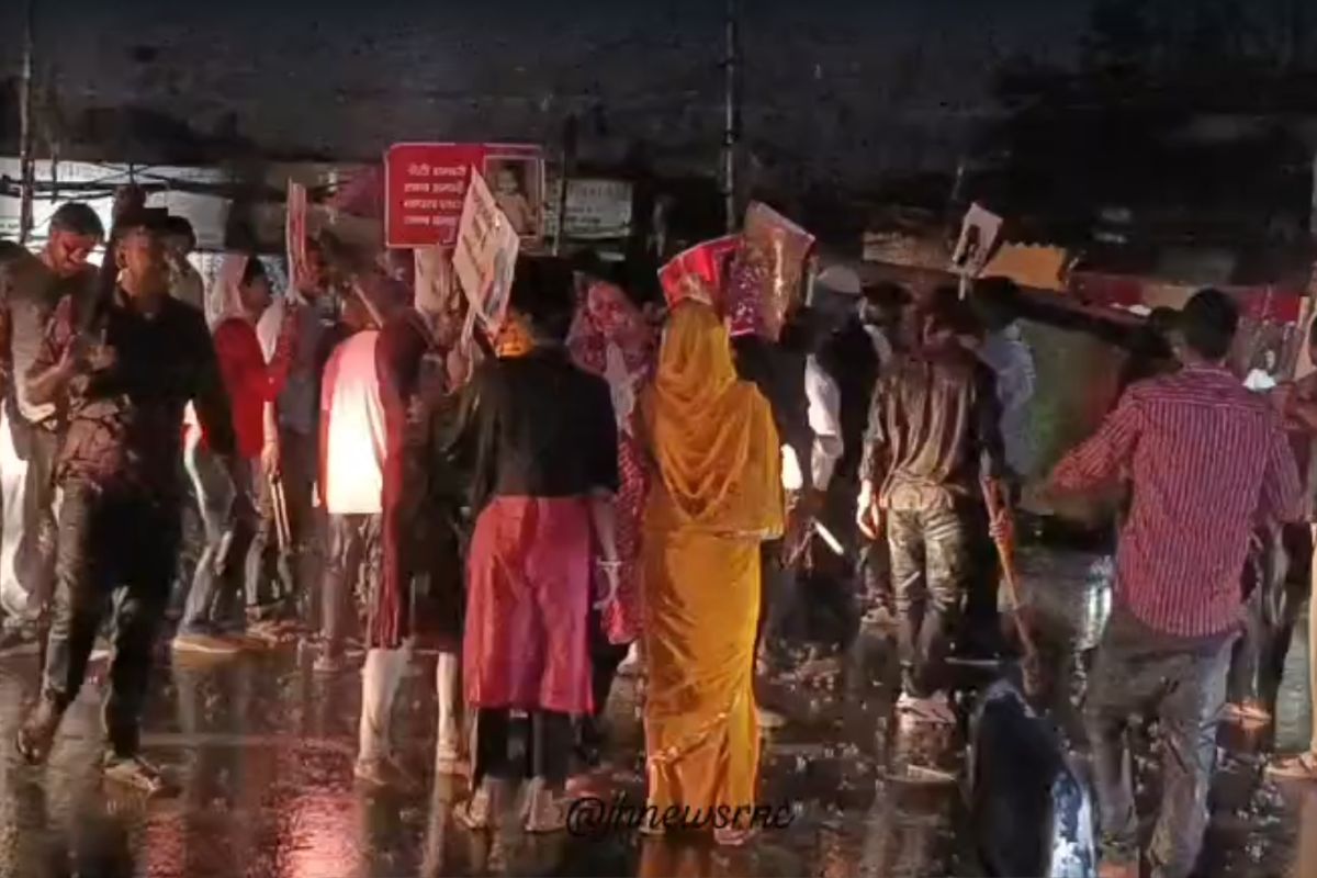 Ranchi: अदिति का एक माह बाद भी सुराग नहीं, गुस्साये लोगों ने कोकर चौक किया जाम