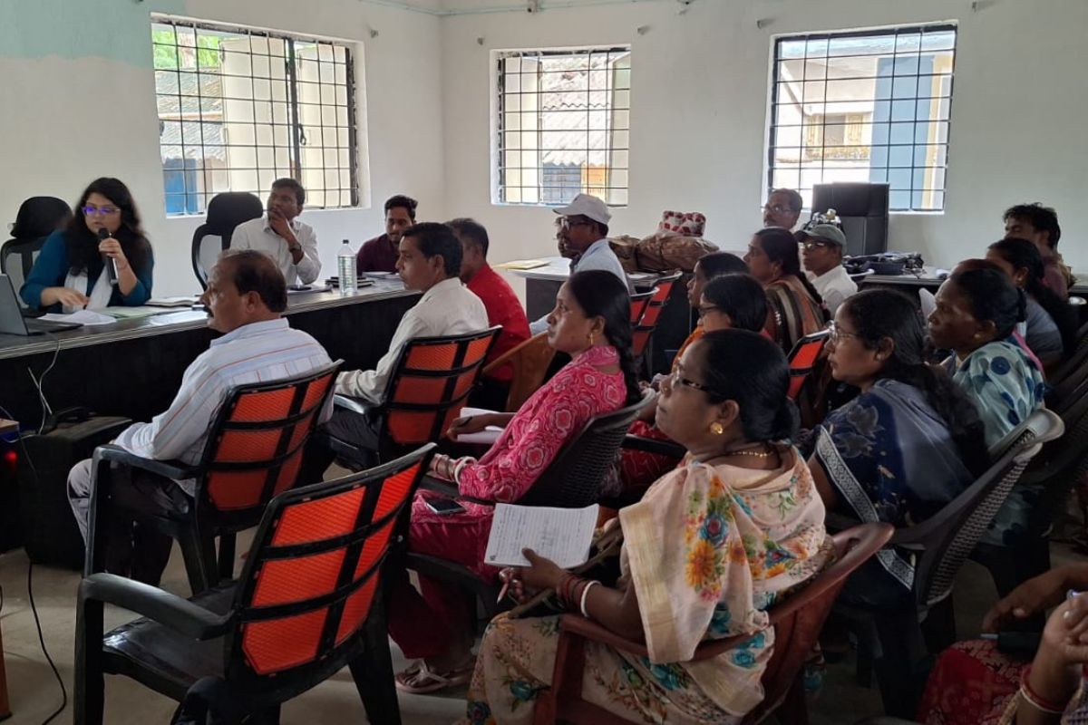 वोटर लिस्ट स्पेशल ड्राइव: पश्चिमी सिंहभूम के कराइकेला में SDO ने BLO को दिया घर-घर सत्यापन का टास्क