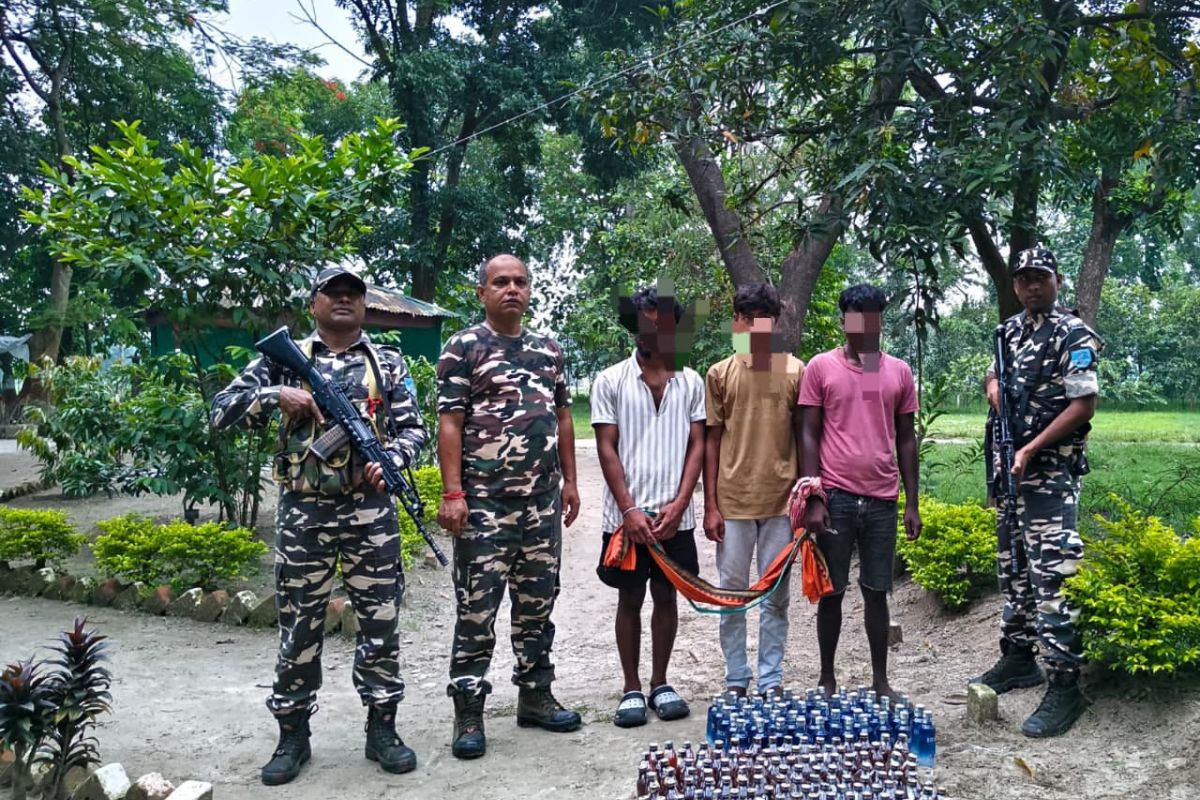 सुपौल बार्डर पर SSB की कार्रवाई, 193 बोतल नेपाली शराब के साथ तीन तस्कर गिरफ्तार