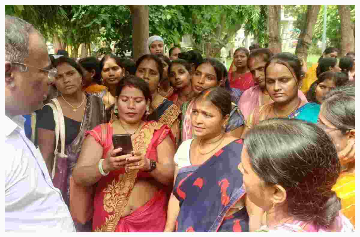Samastipur News: जीविका दीदियों को मिली साइबर फ्रॉड से बचने की ट्रेनिंग, कमाई सुरक्षित रखने में मिलेगी मदद