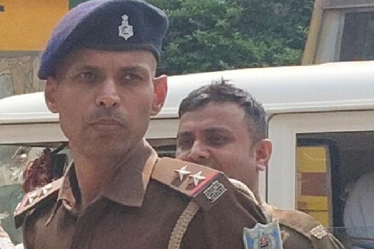 आदिवासी युवती की पिटाई मामले में नप गए पुलिसकर्मी, कपाली ओपी प्रभारी समेत तीन सस्पेंड