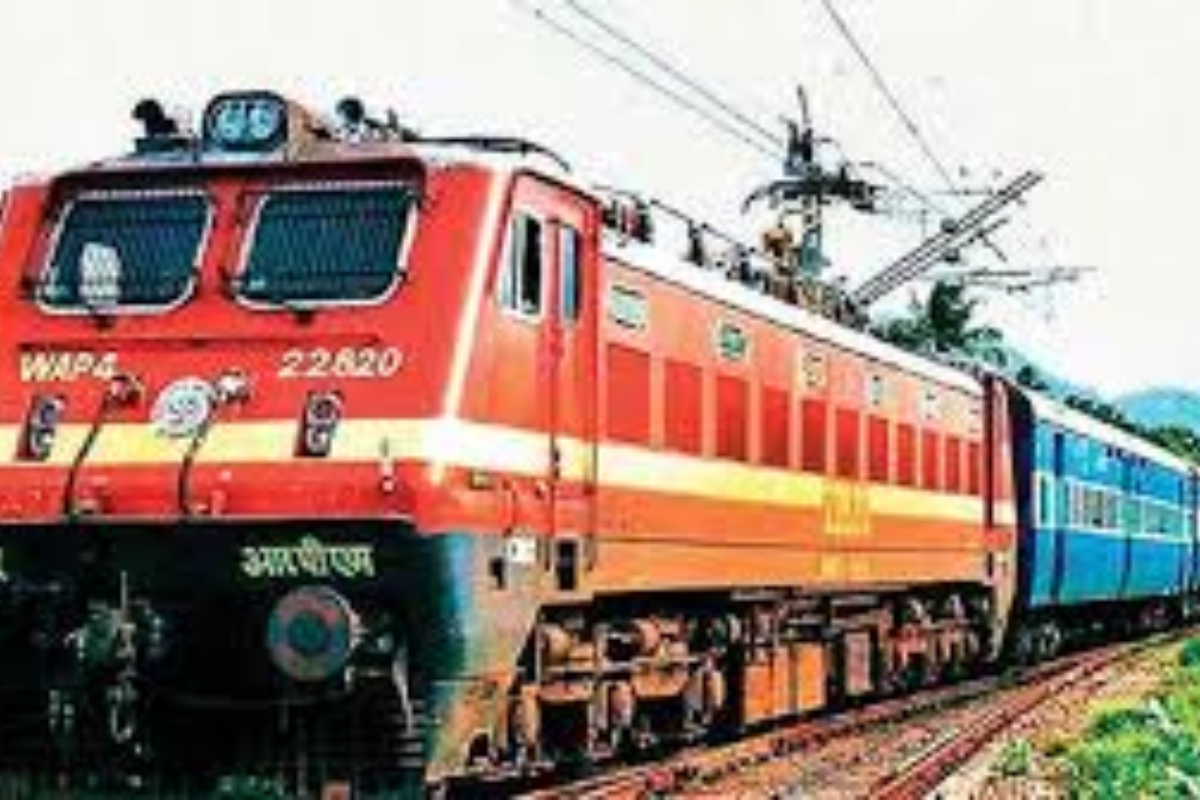 यात्रियों की भीड़ को देखते हुए रेलवे का बड़ा फैसला, पटना-हावड़ा समेत पांच जोड़ी स्पेशल ट्रेनों की अवधि बढ़ी