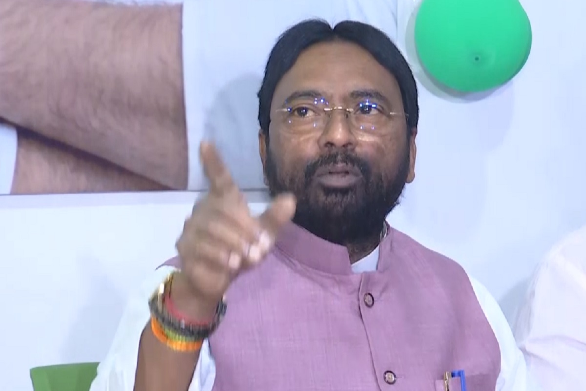 झारखंड में राजनीतिक भूचाल! आरजेडी विधायक सुरेश पासवान ने कांग्रेस प्रभारी के. राजू को बताया ‘सबसे बड़ा गद्दार’