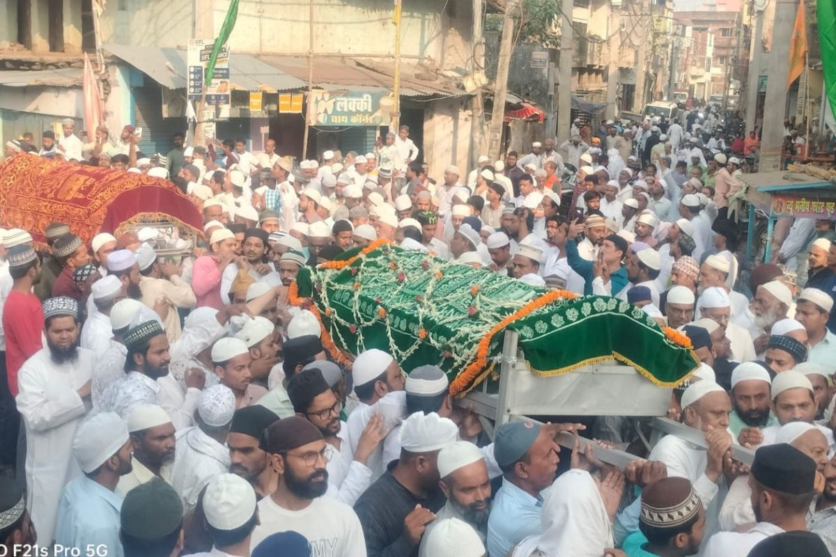 पलामू में मातम: यूपी हादसे में मरे 5 युवकों के शव पहुंचते ही रोया मेदिनीनगर, एक साथ उठीं चार अर्थियां