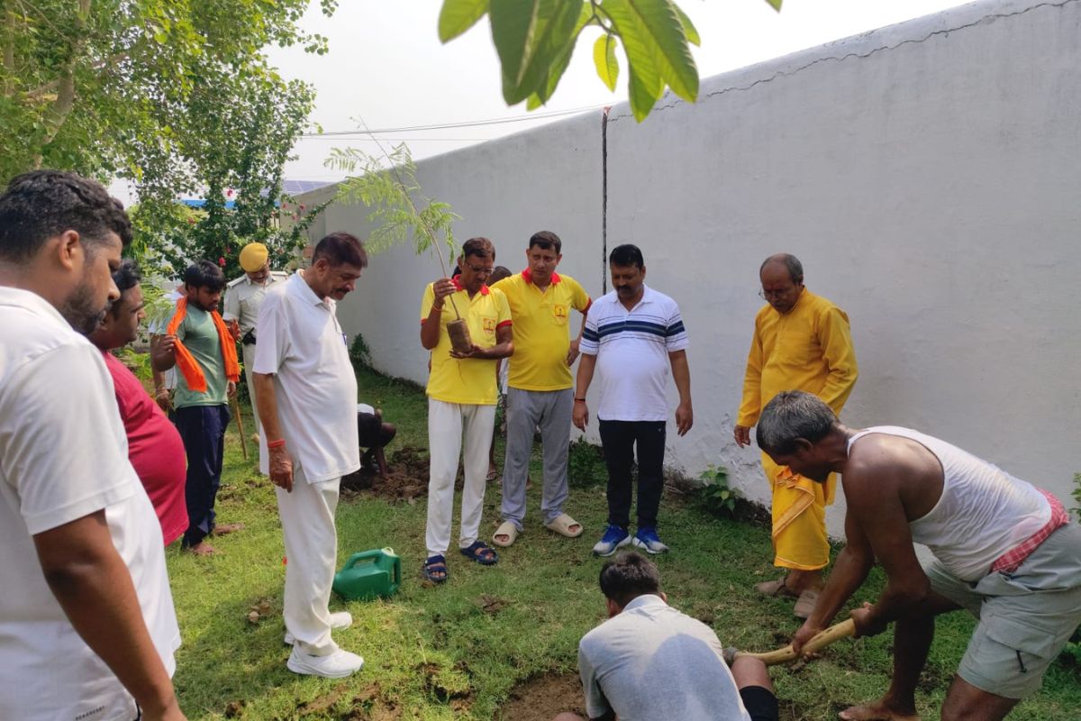 अंतर्राष्ट्रीय योग दिवस: मंडल कारा व पर्यवेक्षण गृह में योग, पौधरोपण और प्रेरणा का संगम