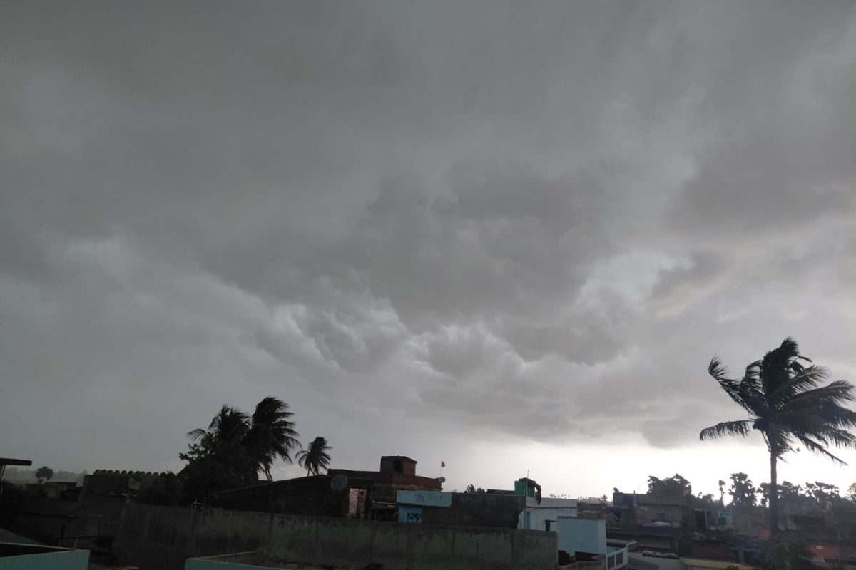 आसमान में छाए रहेंगे बादल; बांका-भागलपुर में आंधी और बारिश के साथ ठनका का अलर्ट