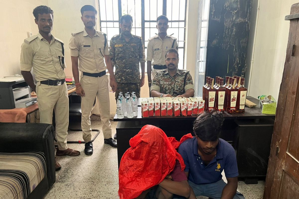 किशनगंज में उत्पाद विभाग की कार्रवाई, विदेशी शराब के साथ दो तस्कर गिरफ्तार