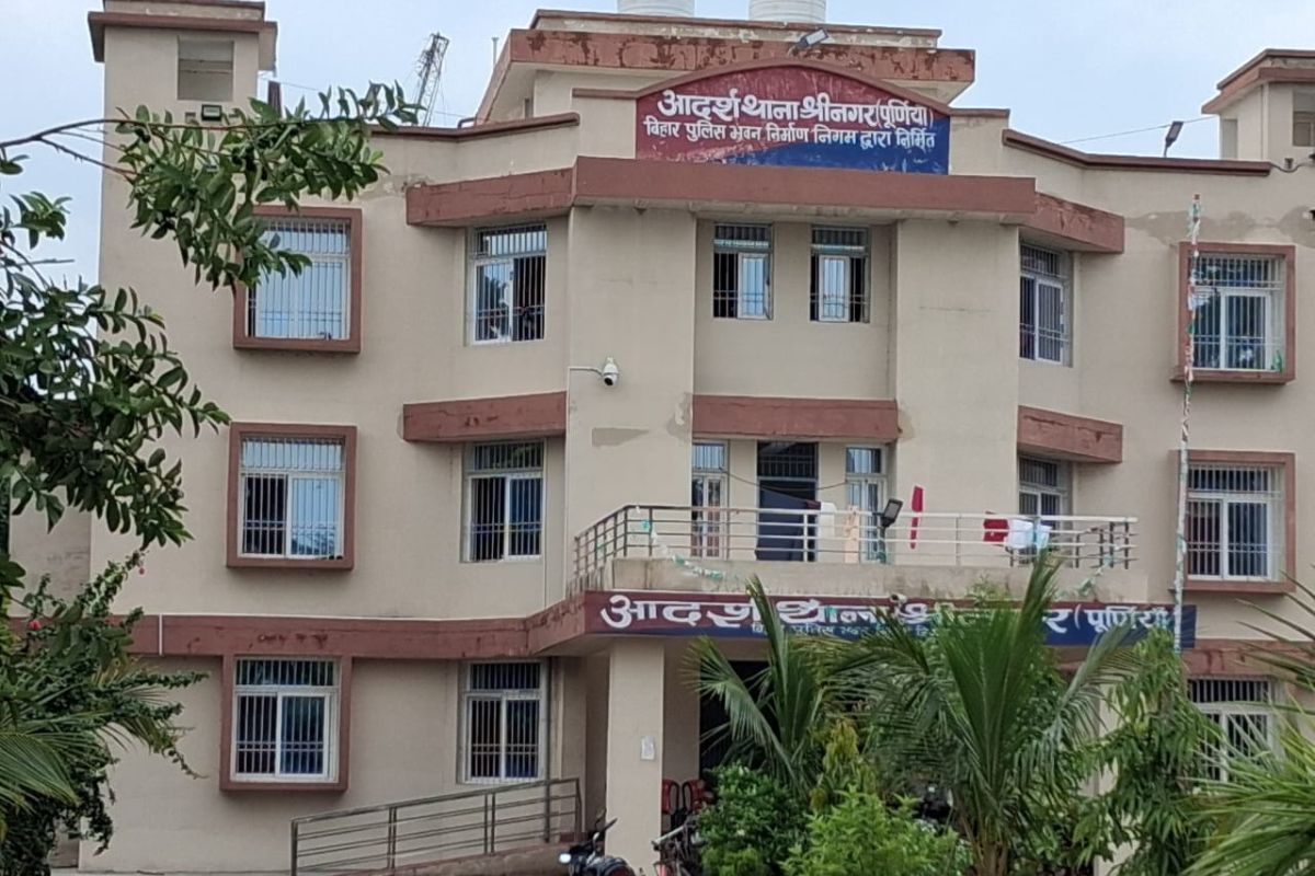 ट्रिपल लोड और बिना हेडलाइट की बाइक ने बुजुर्ग को रौंदा: इलाज के दौरान मौत
