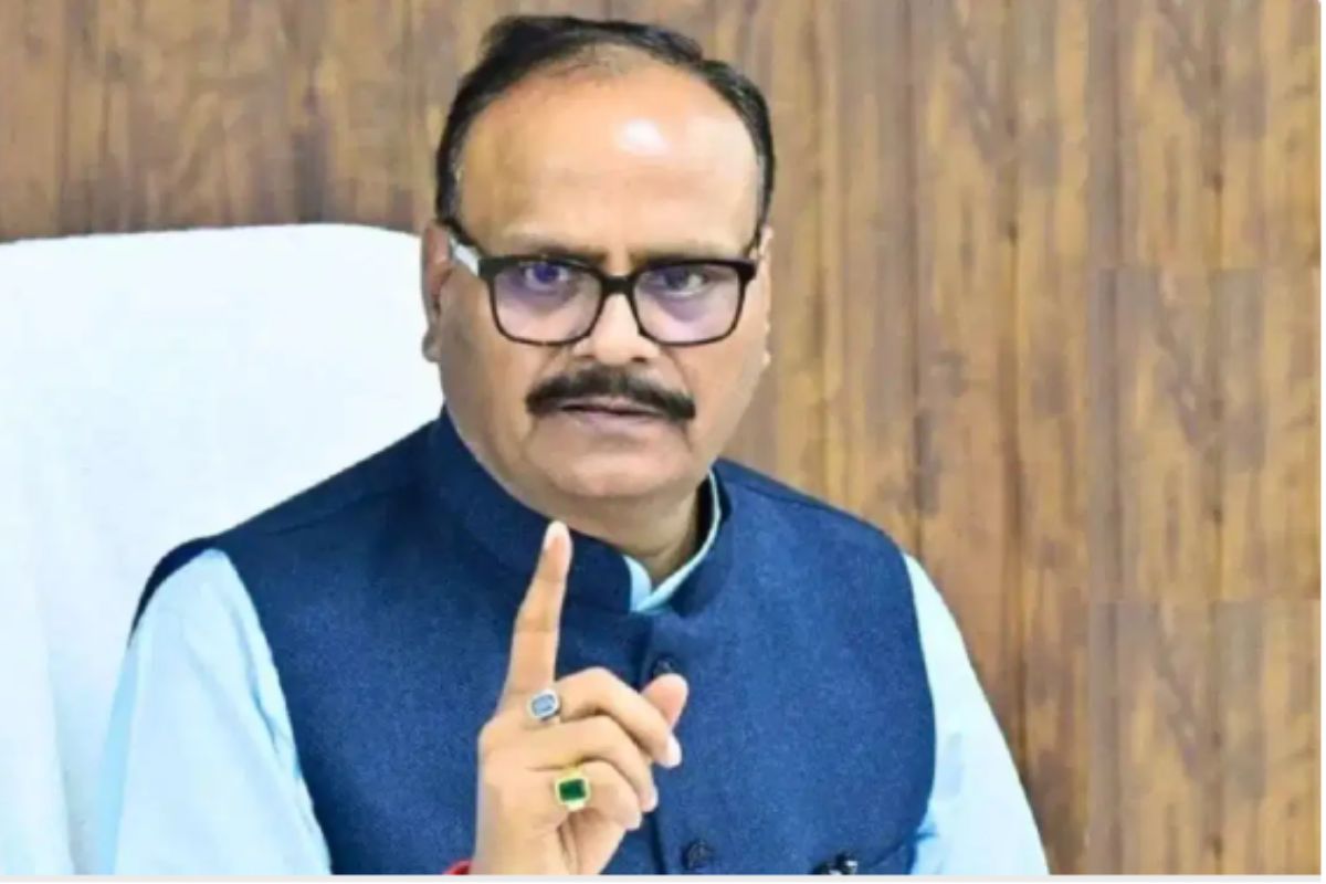 डिप्टी CM ब्रजेश पाठक का सपा पर बड़ा हमला, बोले- ‘दंगा-फसाद, जमीन कब्जा और बहू-बेटियों की इज्जत को खतरे में डालना इनकी फितरत