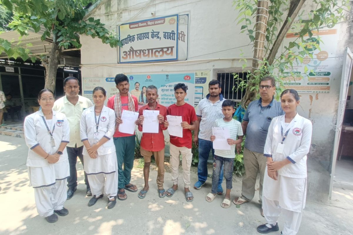 बेगूसराय में भीषण गर्मी के बीच आवारा कुत्तों का आतंक, कई लोगों को किया घायल