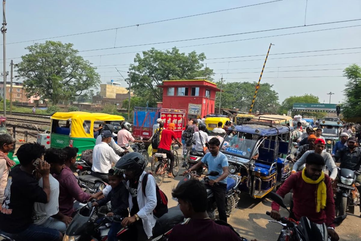 हाजीपुर-छपरा NH-19 पर जाम और अतिक्रमण से व्यापार प्रभावित