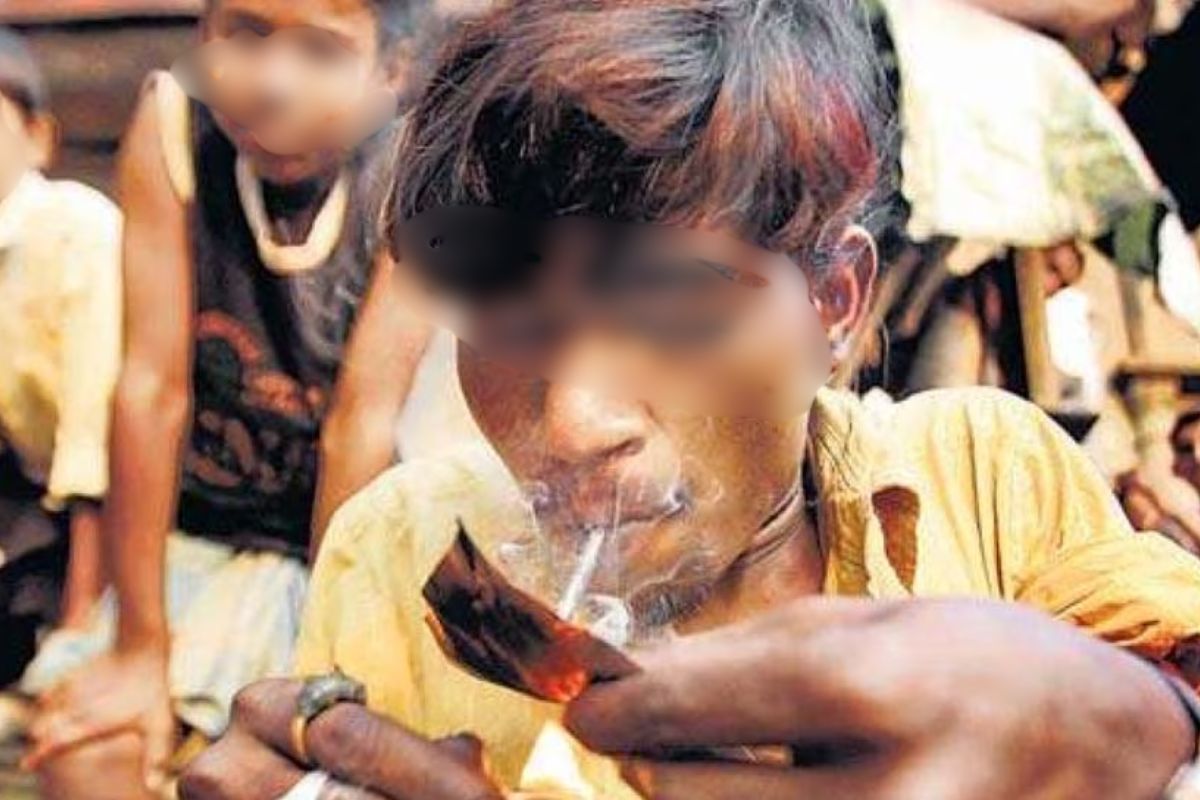 नवादा में नाबालिग बच्चे हो रहे सूखे नशे का शिकार, खेल के मैदान से नशे के अड्डों तक पहुंचा बचपन