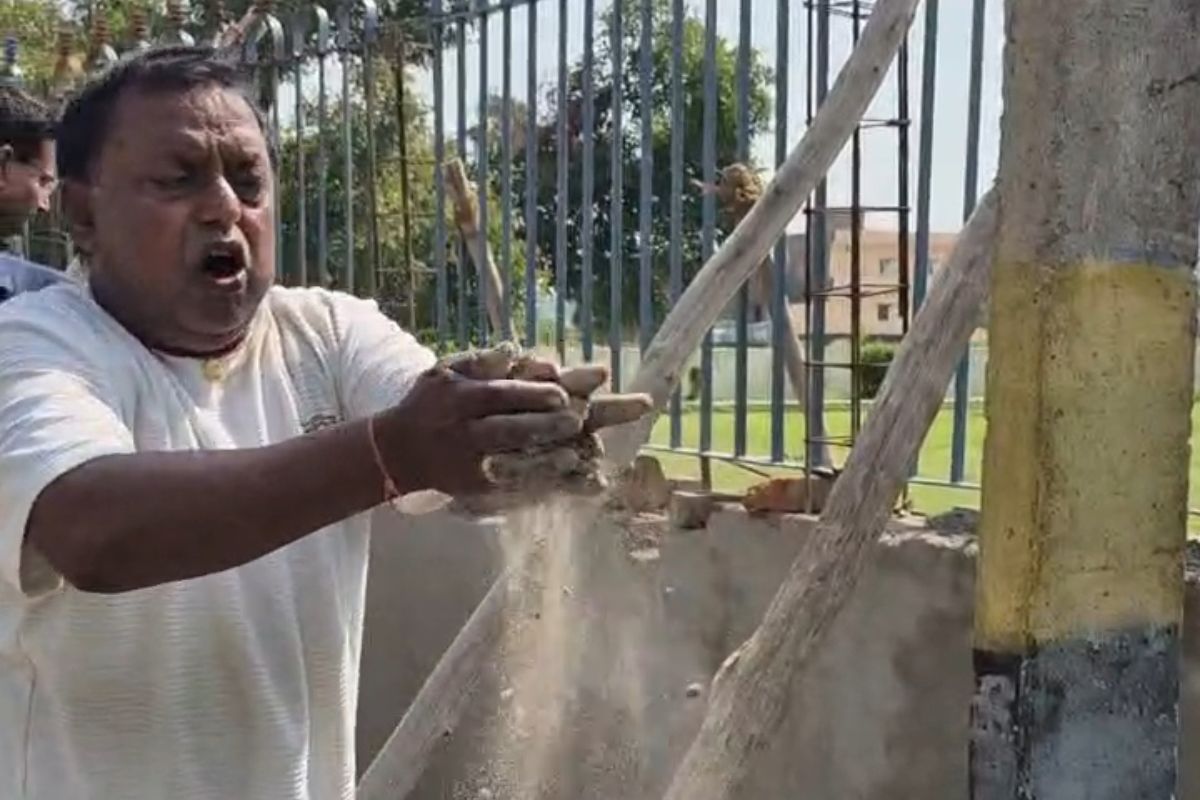 रैलीक स्तूप पार्क की चाहरदीवारी निर्माण में अनियमितता, निर्माण में गुणवत्ता से समझौते का आरोप, जांच की मांग तेज