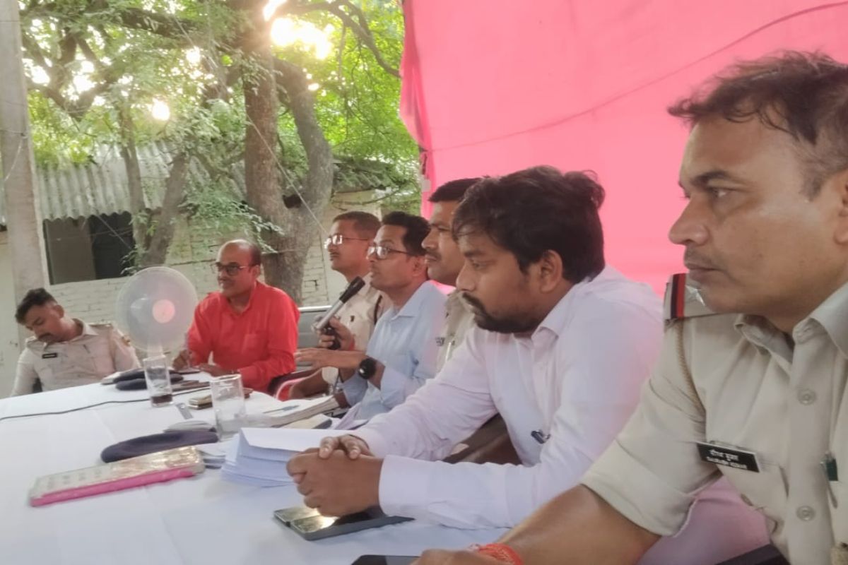 पकरीबरावां में मोहर्रम को लेकर प्रशासन की तैयारी, शांति समिति की बैठक में बनी रणनीति