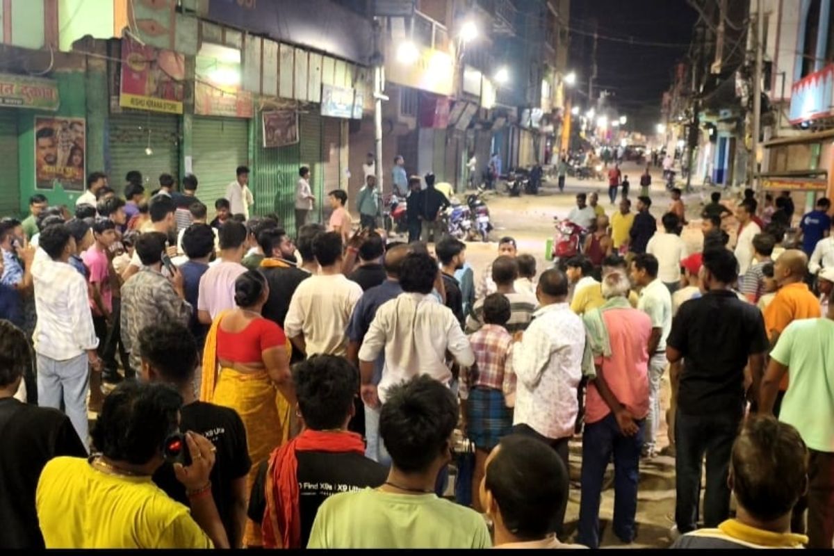 पम्पूकल चौक पर रात में हिंसक झड़प, पुराने विवाद में फायरिंग और रोड़ेबाजी की घटना, पुलिस ने संभाला मोर्चा