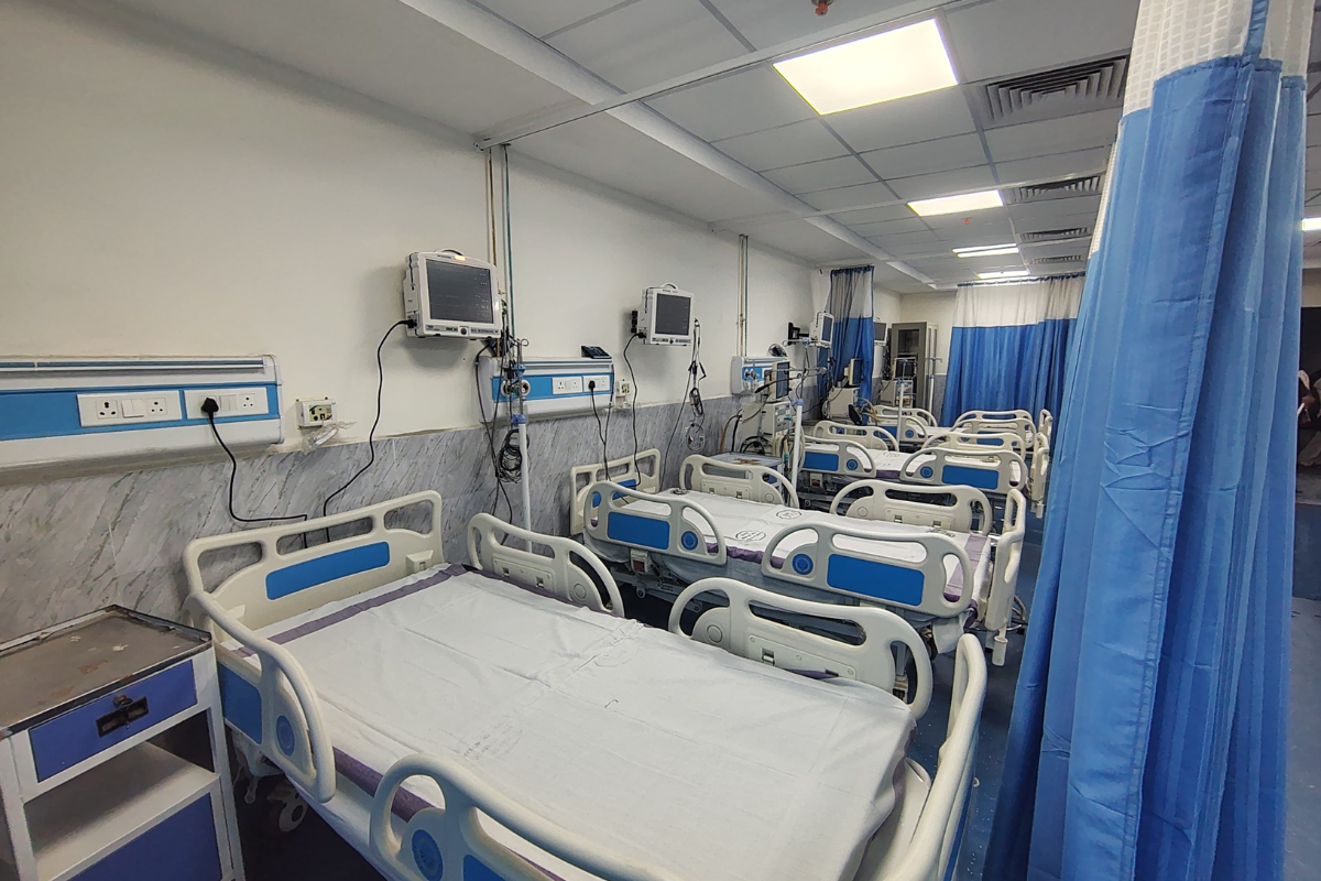 सासाराम में 55 करोड़ के मॉडल अस्पताल में अत्याधुनिक ICU और डायलिसिस वार्ड तो तैयार, पर इस बड़ी कमी से फंसा पेच