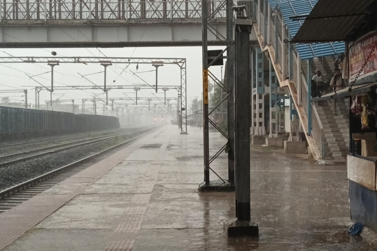 बिहार के सबसे गर्म जिले शेखपुरा में मौसम का यू-टर्न: मूसलाधार बारिश से झूमे किसान; जानिए धान-मक्का की खेती पर क्या होगा असर