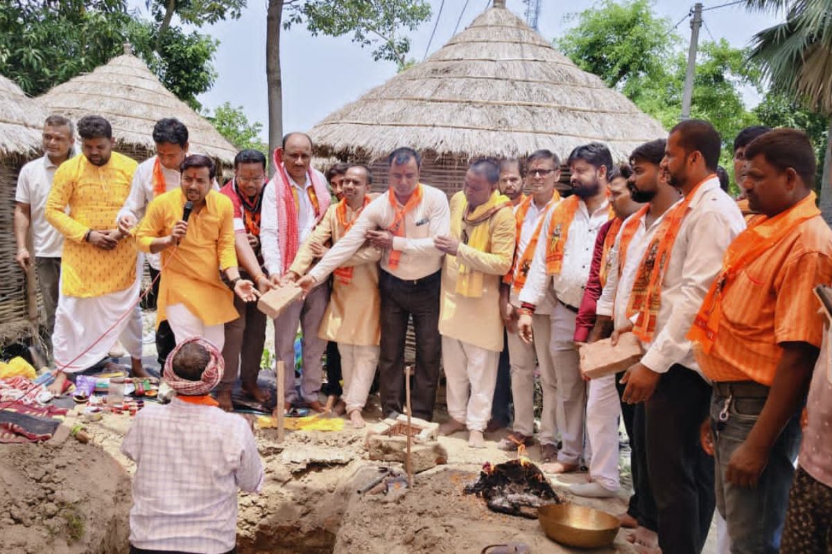 ‘श्री संकट मोचन मंदिर’ निर्माण की रखी गई आधारशिला, वैदिक मंत्रोच्चार के साथ सारण में हुआ भूमि पूजन