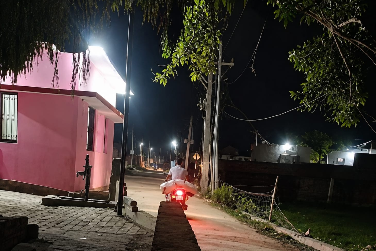 बक्सर में शराबबंदी तार-तार: रात होते ही ‘जवहीं दियर’ और ‘बलुआ घाट’ पर चलता है माफिया का सिक्का