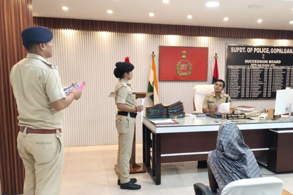 पशु तस्करी के खिलाफ गोपालगंज पुलिस की बड़ी कार्रवाई, सीवान के पशु तस्कर अरमान खान की 3.40 करोड़ की संपत्ति होगी जब्त