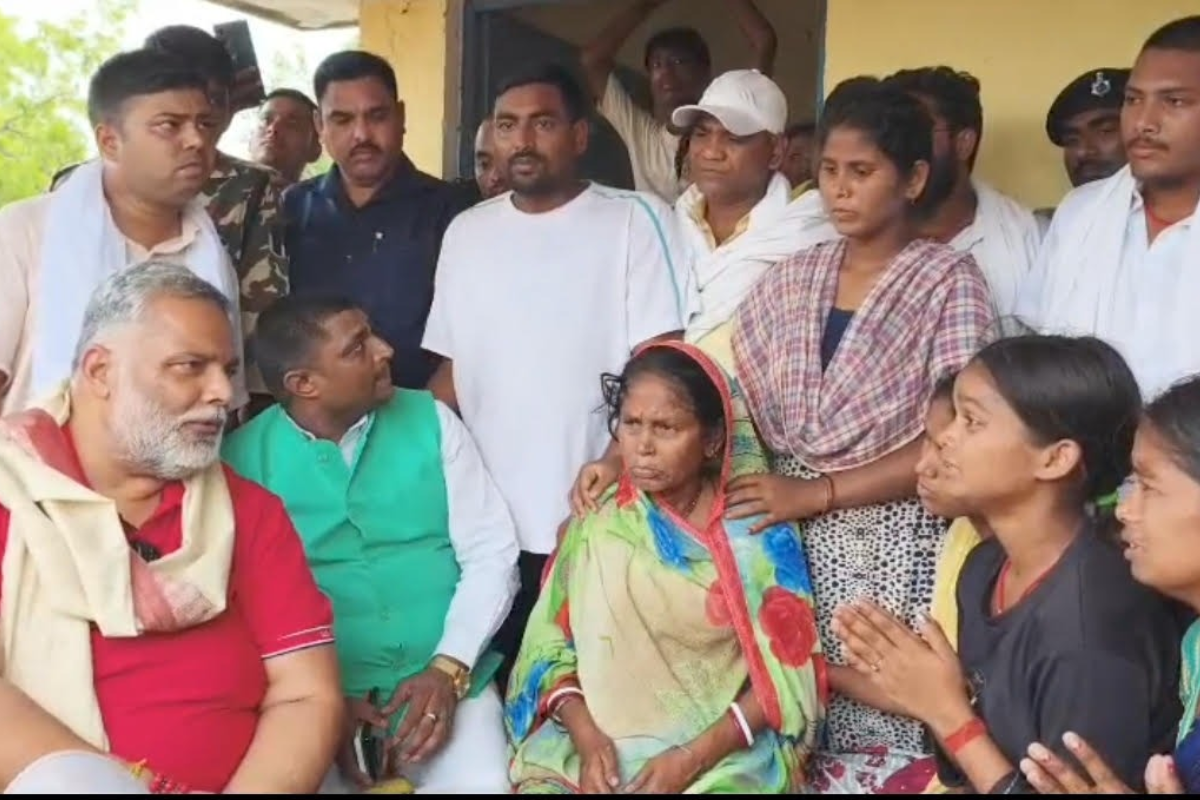राजगीर मॉब लिंचिंग पर भड़के सांसद पप्पू यादव, पीड़ितों को दी आर्थिक मदद; बोले- ‘संसद तक उठाएंगे आवाज’