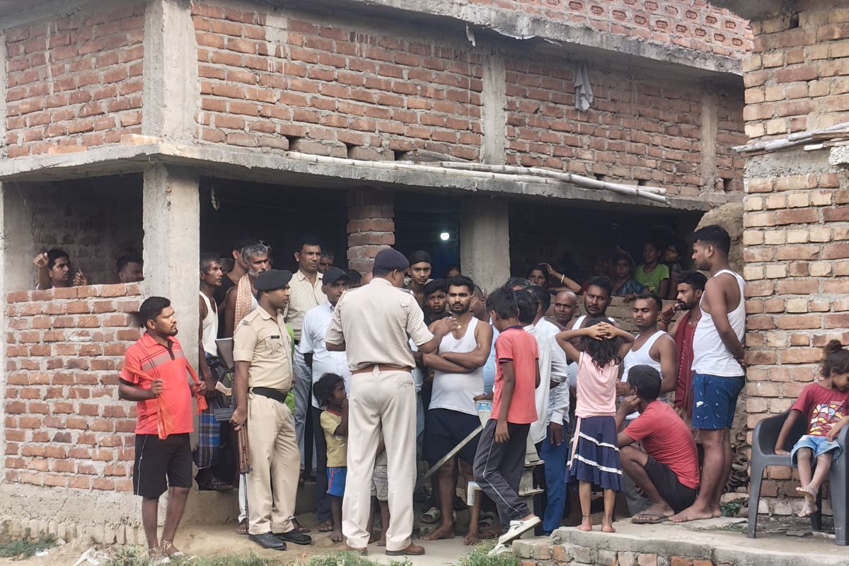 रजौली में बड़ी चोरी, तालाबंद घर से जेवरात समेत 10 लाख की संपत्ति गायब