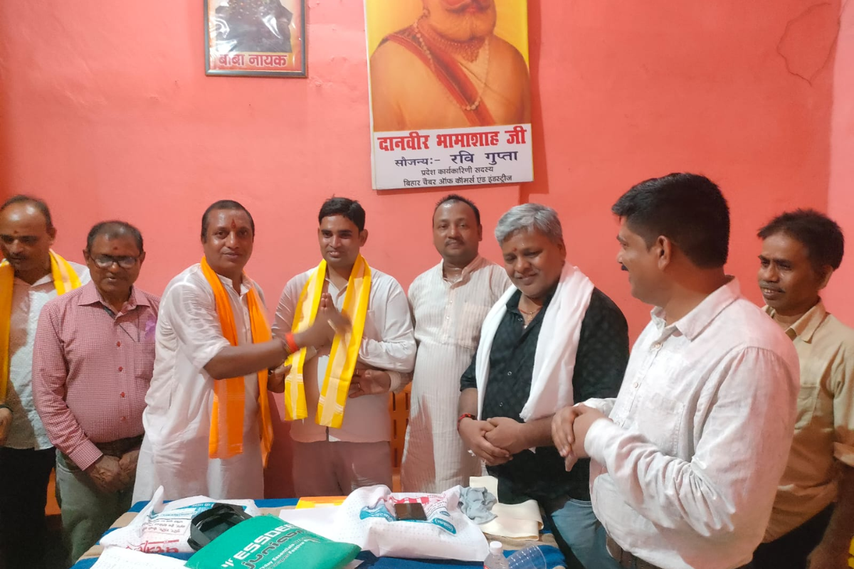 बूथ स्तर पर मजबूत होगा साहू समाज! रजौली में नवगठित टीम का अंगवस्त्र देकर अभिनंदन, युवाओं से भागीदारी की अपील