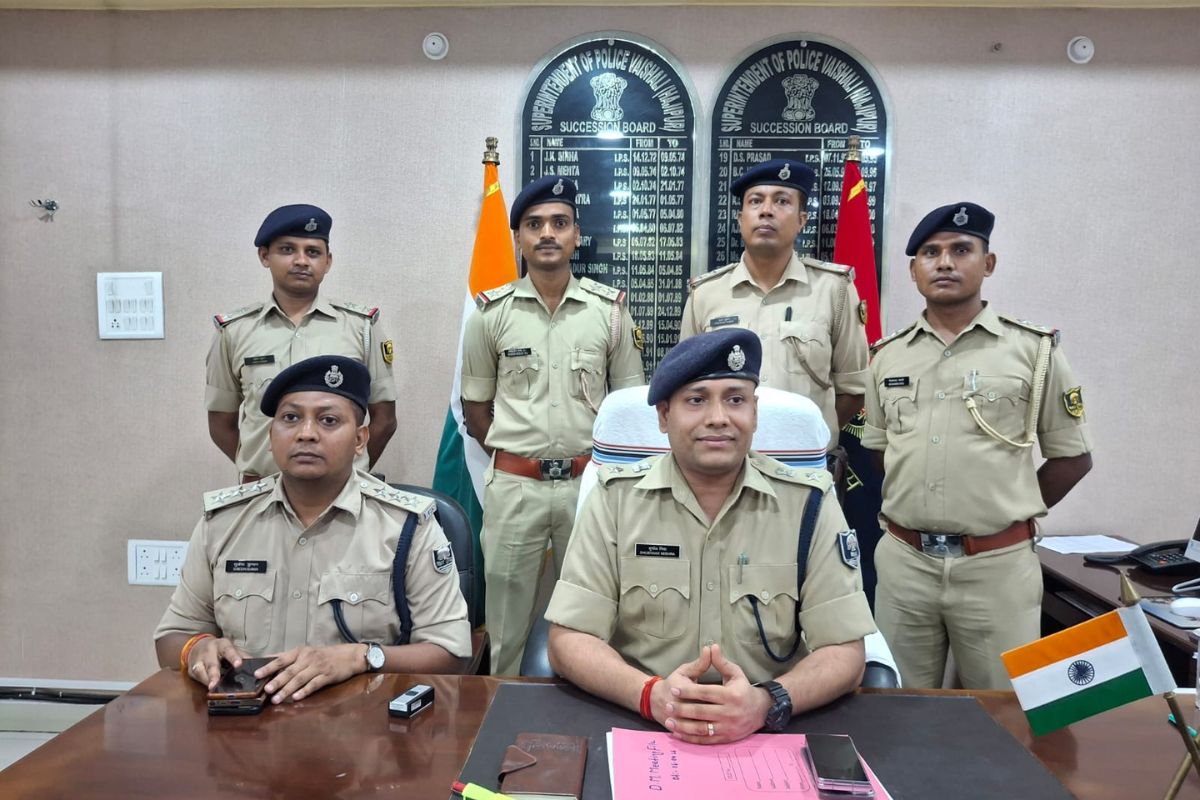 वैशाली में ड्रग्स माफिया पर पुलिस का एक्शन, हेरोइन, कैश और 10 मोबाइल बरामद