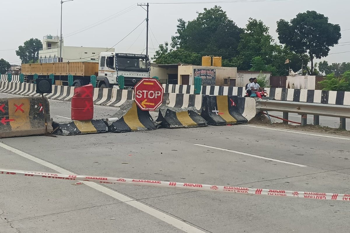 पावापुरी फ्लाइओवर में दरार, ट्रैफिक वन-वे होने से बिहारशरीफ-गया जी-नवादा रूट पर लगा लंबा जाम
