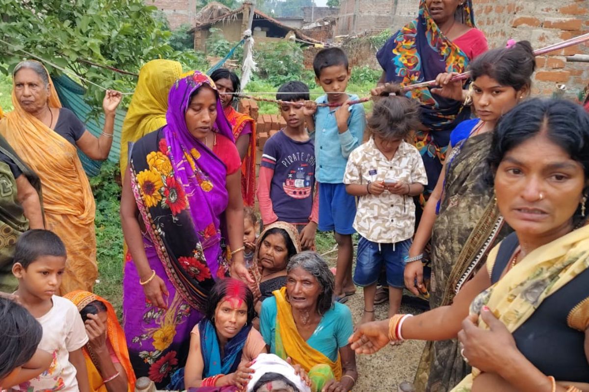 दिल्ली में चार मंजिला इमारत से गिरकर असरगंज के मजदूर की मौत, गांव पहुंचा शव तो मचा कोहराम