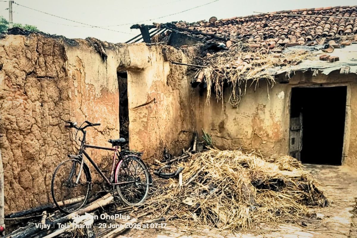 अगलगी में अनाज, जेवर और साइकिल समेत लाखों की संपत्ति राख